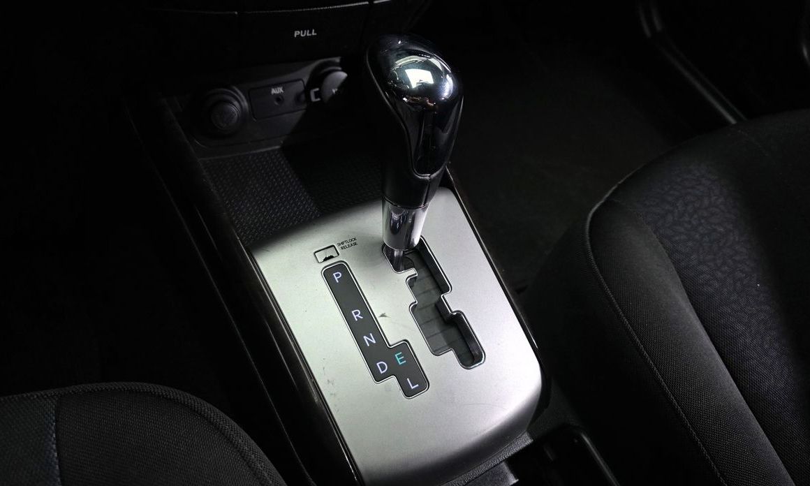 Hyundai AVANTE 2012