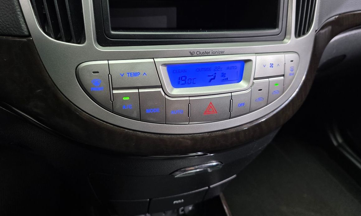 Hyundai AVANTE 2012