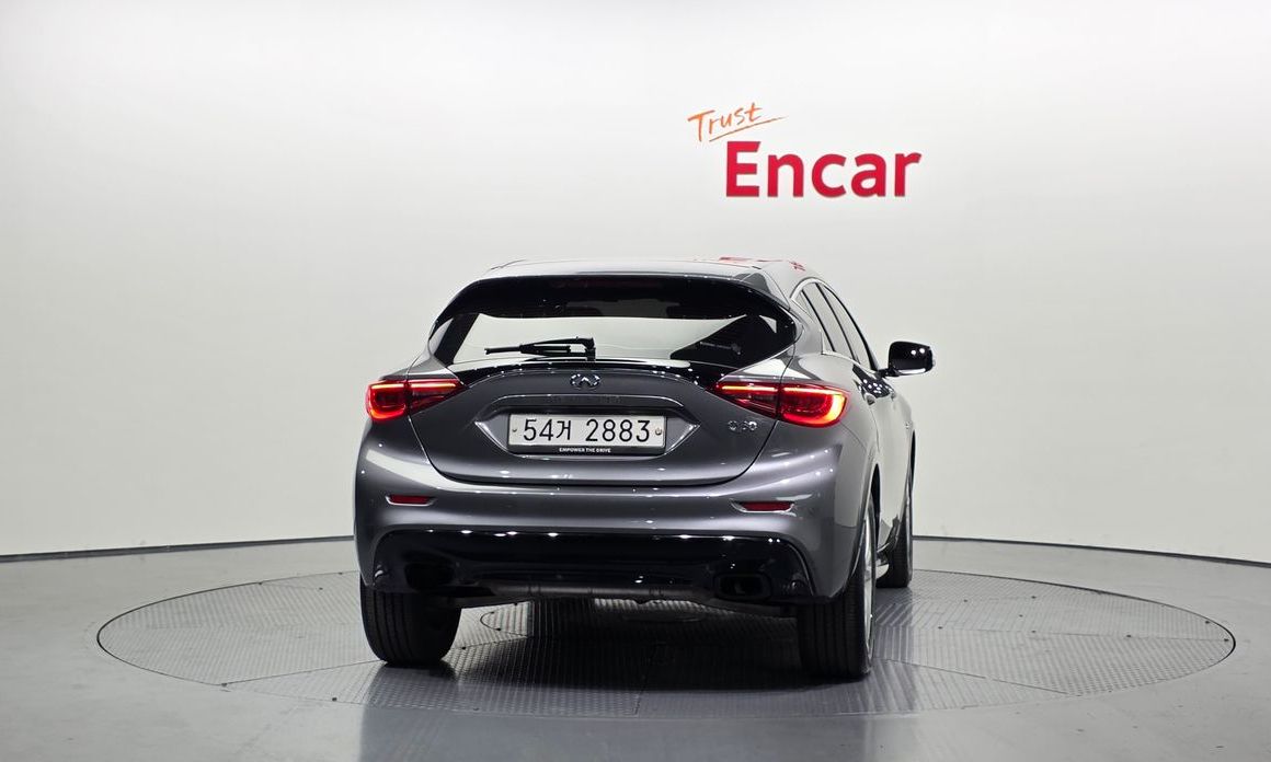 Infiniti Q30 2019