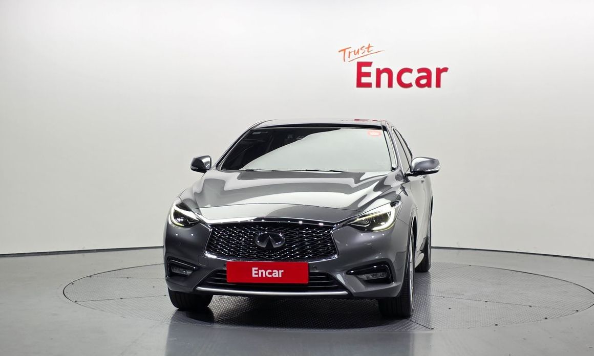 Infiniti Q30 2019