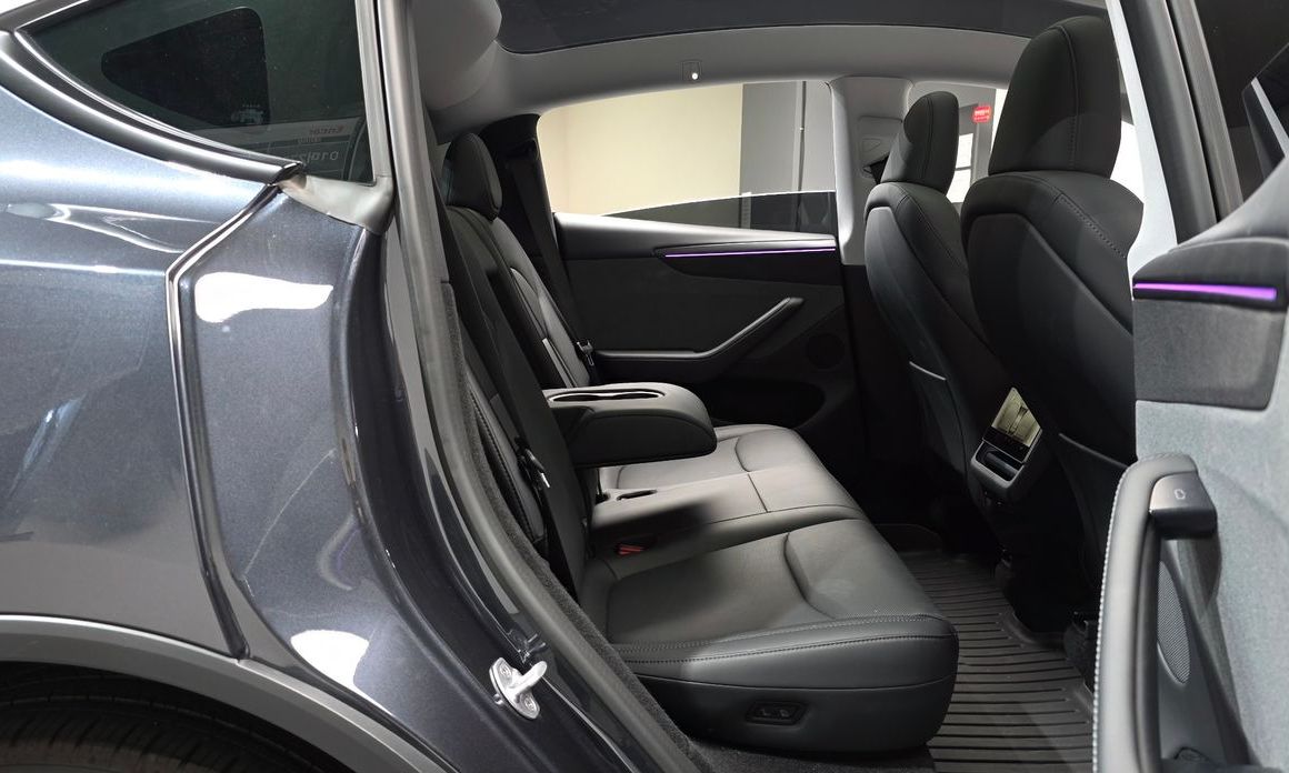 Tesla Model Y 2025
