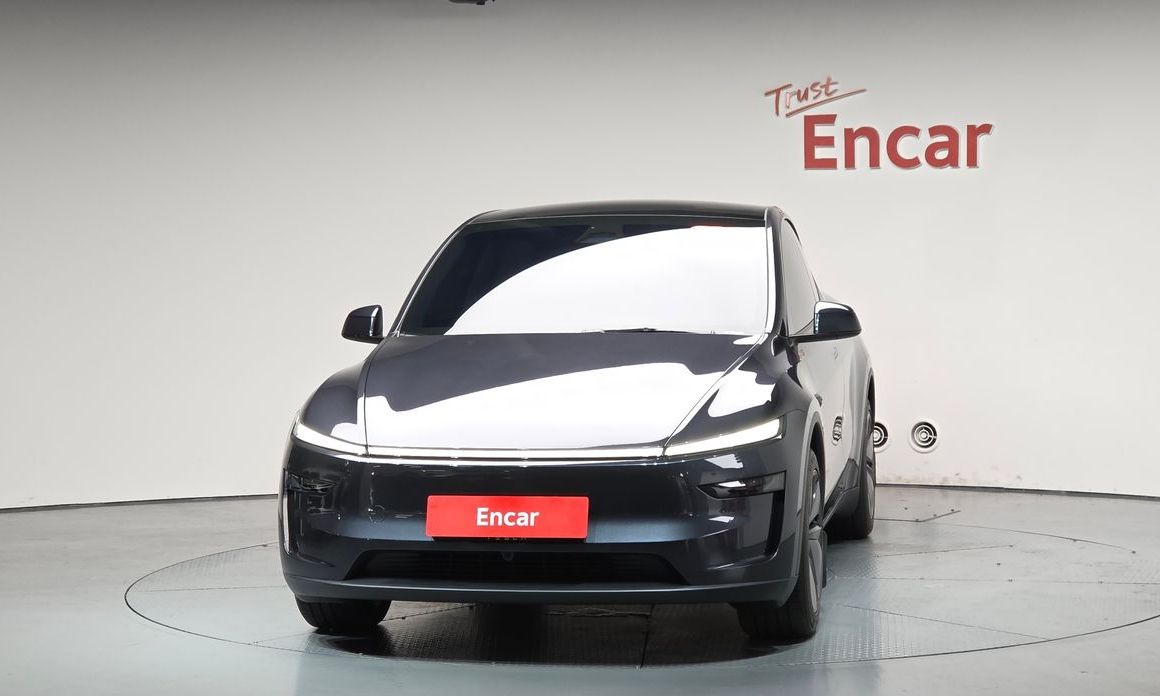 Tesla Model Y 2025