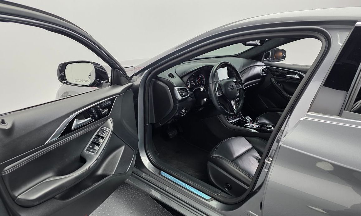 Infiniti Q30 2019