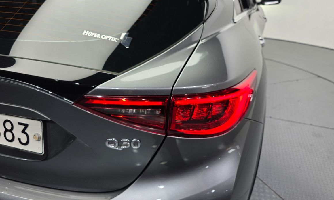 Infiniti Q30 2019