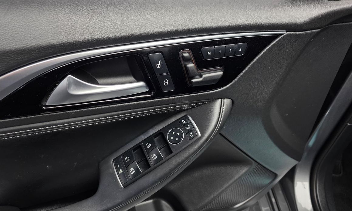 Infiniti Q30 2019