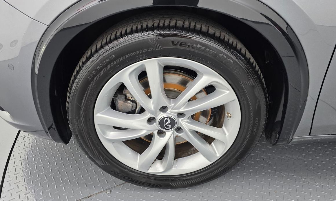 Infiniti Q30 2019