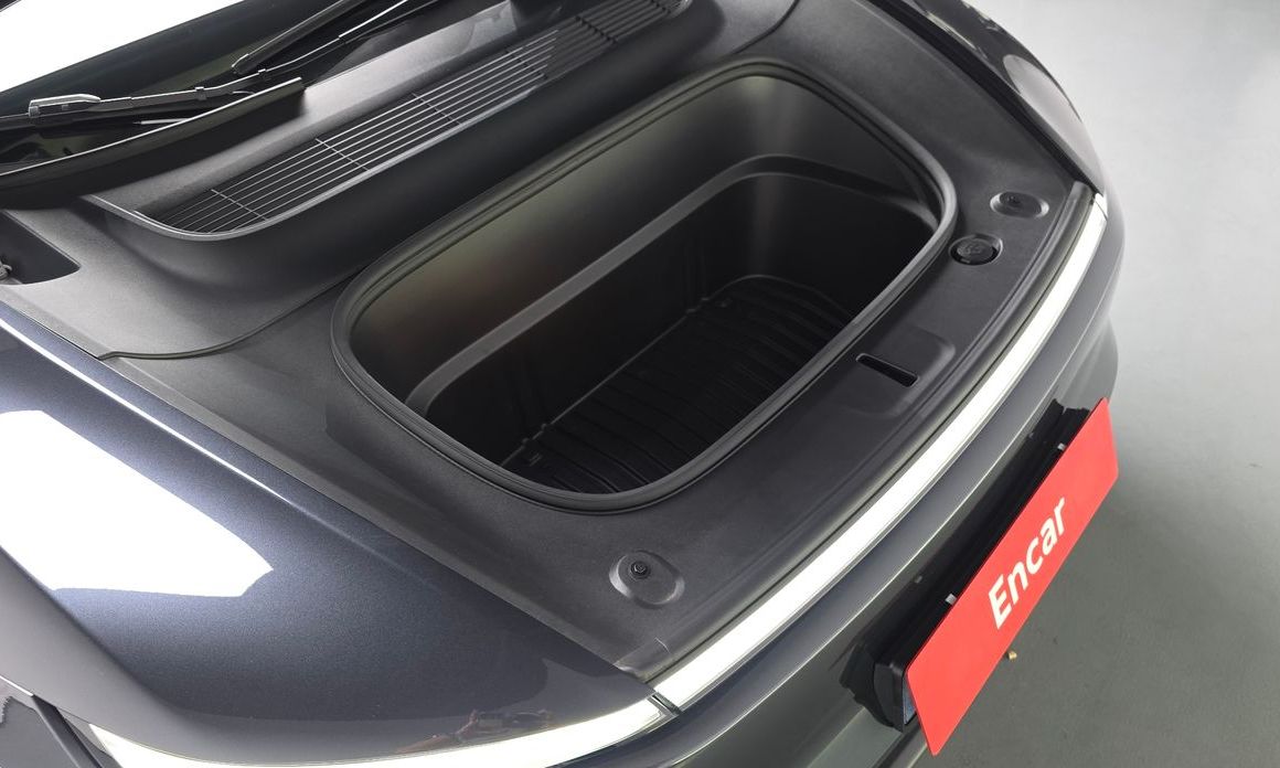 Tesla Model Y 2025