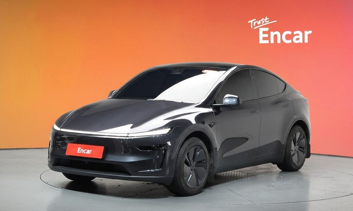 Tesla Model Y 2025