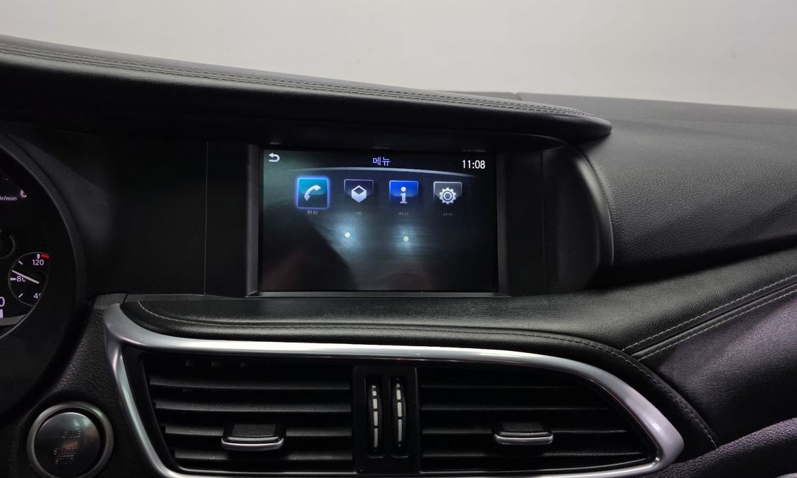 Infiniti Q30 2019