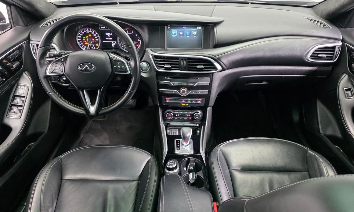 Infiniti Q30 2019