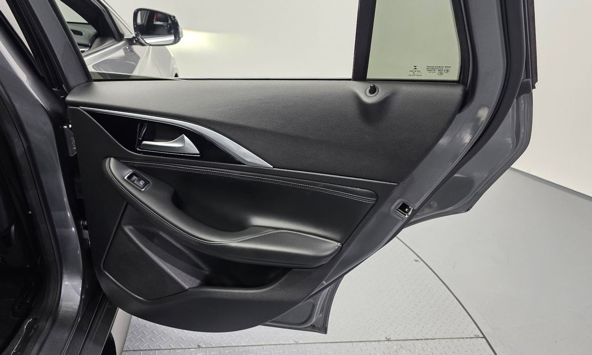 Infiniti Q30 2019