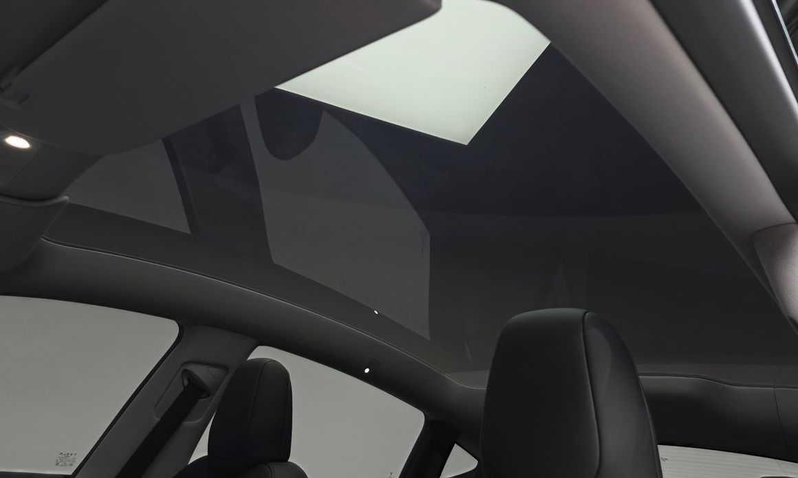 Tesla Model Y 2025
