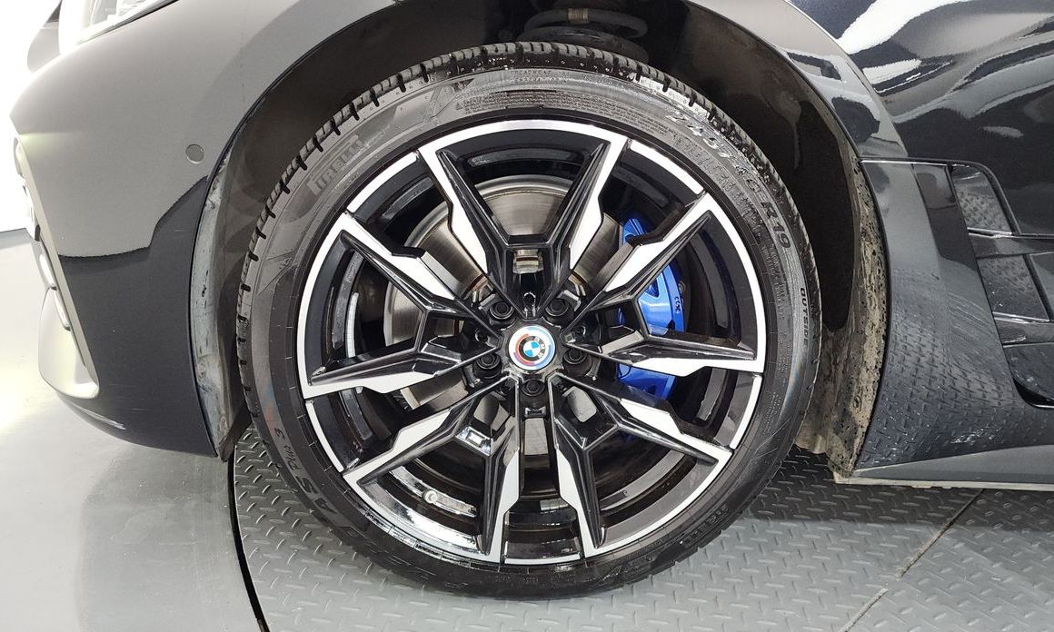 BMW i4 2023