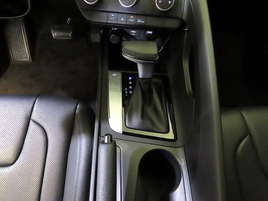 Hyundai AVANTE 2021