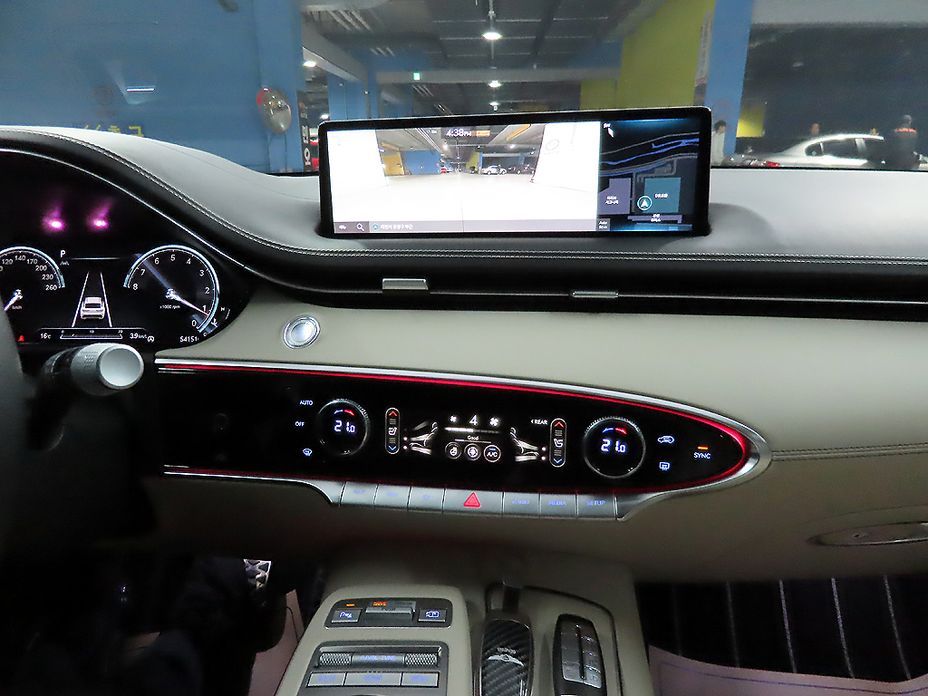 Genesis GV70 2024
