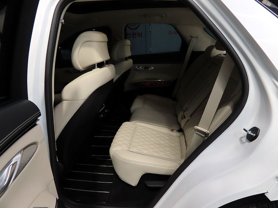 Genesis GV70 2024