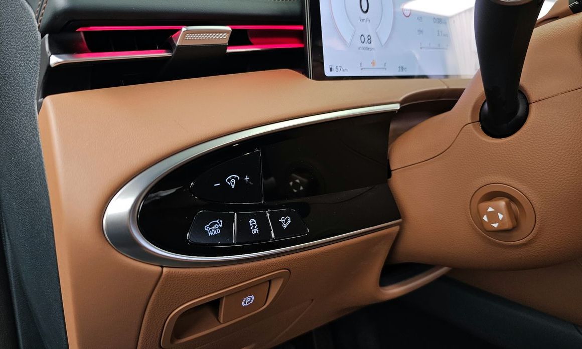 Genesis GV70 2025