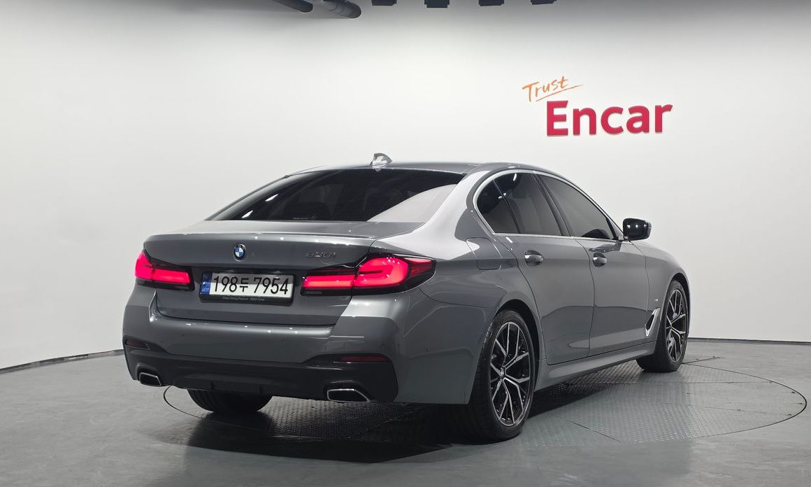 BMW 5-Series 2023