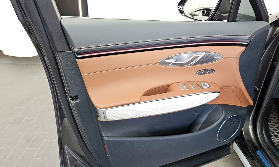 Genesis GV70 2025