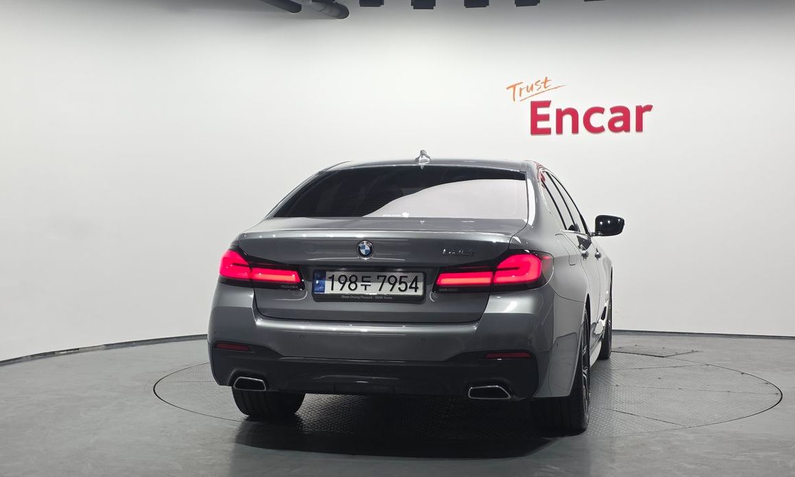 BMW 5-Series 2023