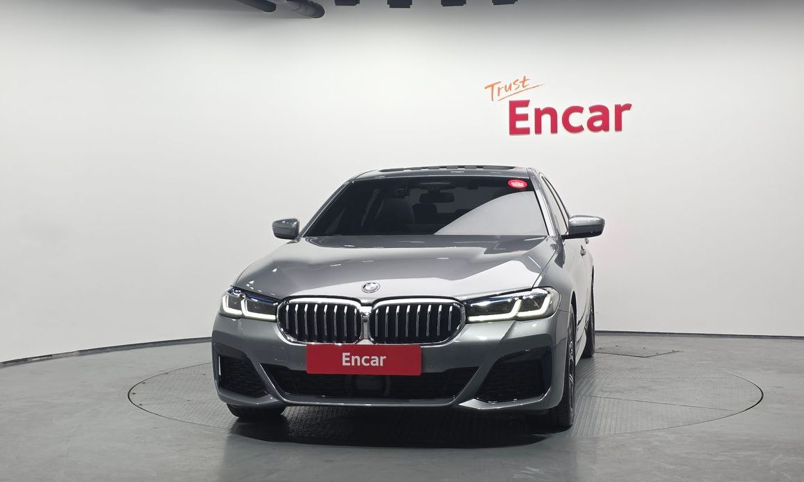 BMW 5-Series 2023