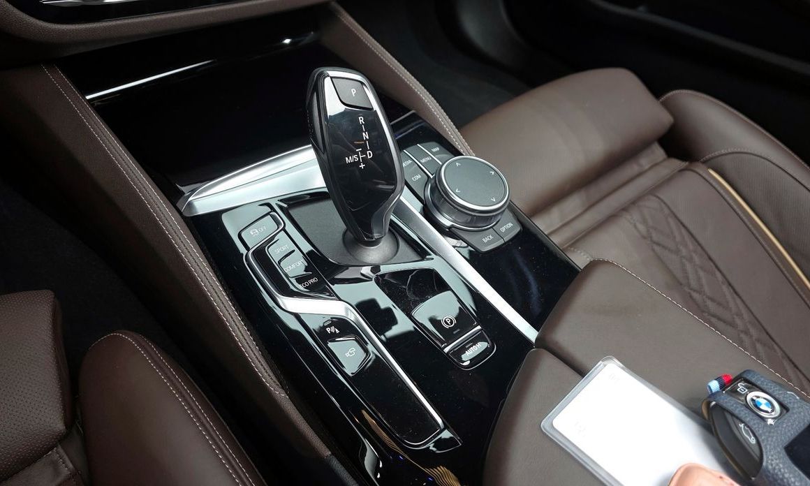 BMW 5-Series 2023