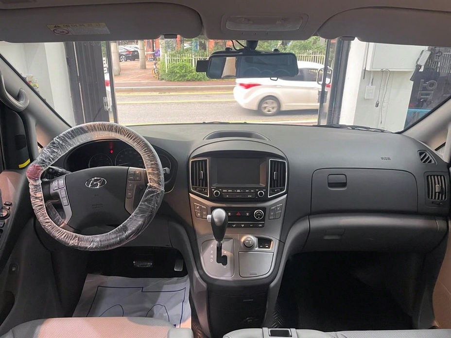 Hyundai Starex 2018