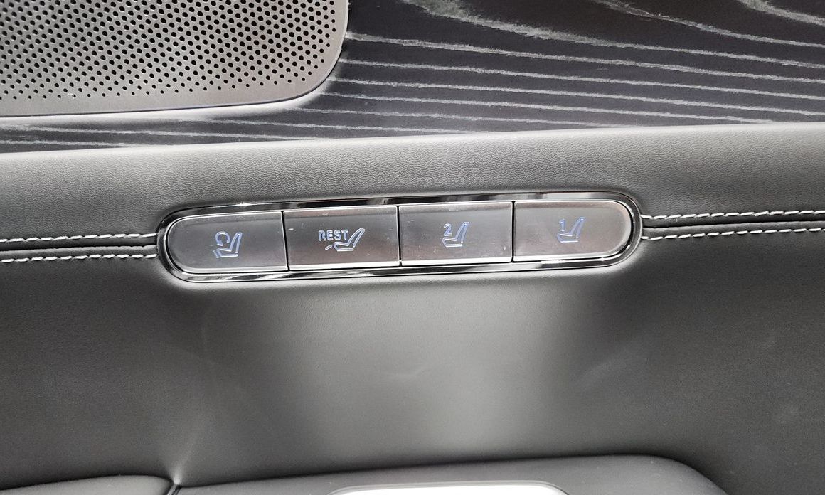 Genesis G90 2023