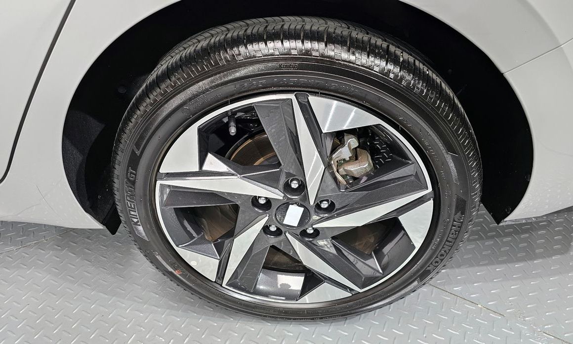 Hyundai AVANTE 2021