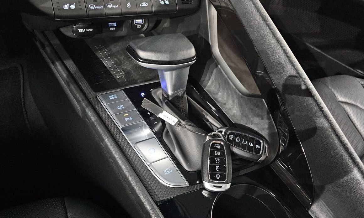 Hyundai AVANTE 2021