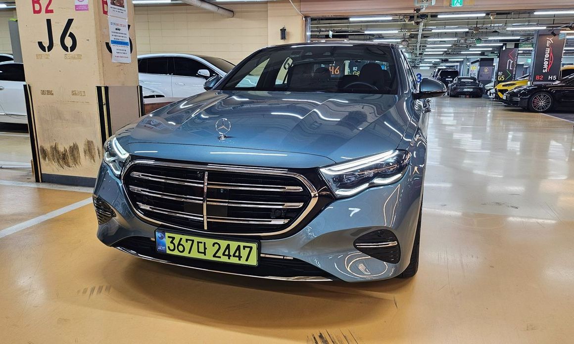 Mercedes-Benz E-Class 2024