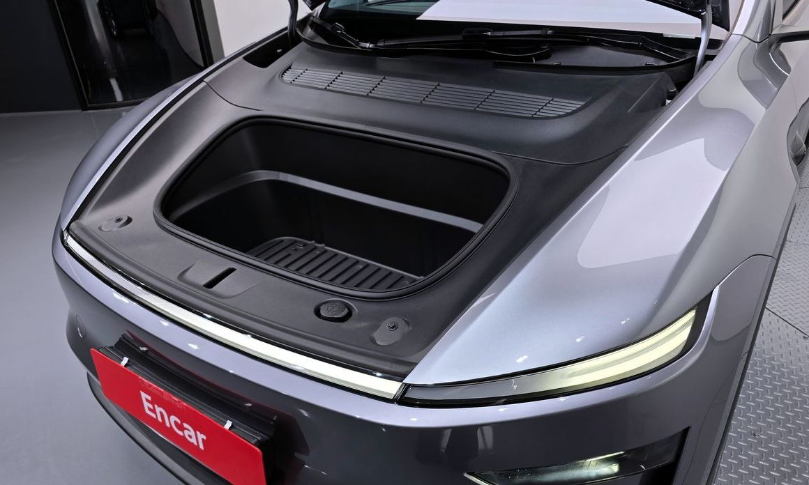 Tesla Model Y 2025