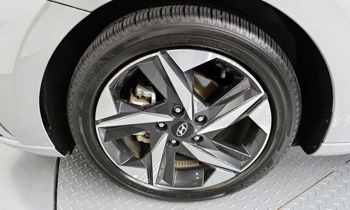 Hyundai AVANTE 2021