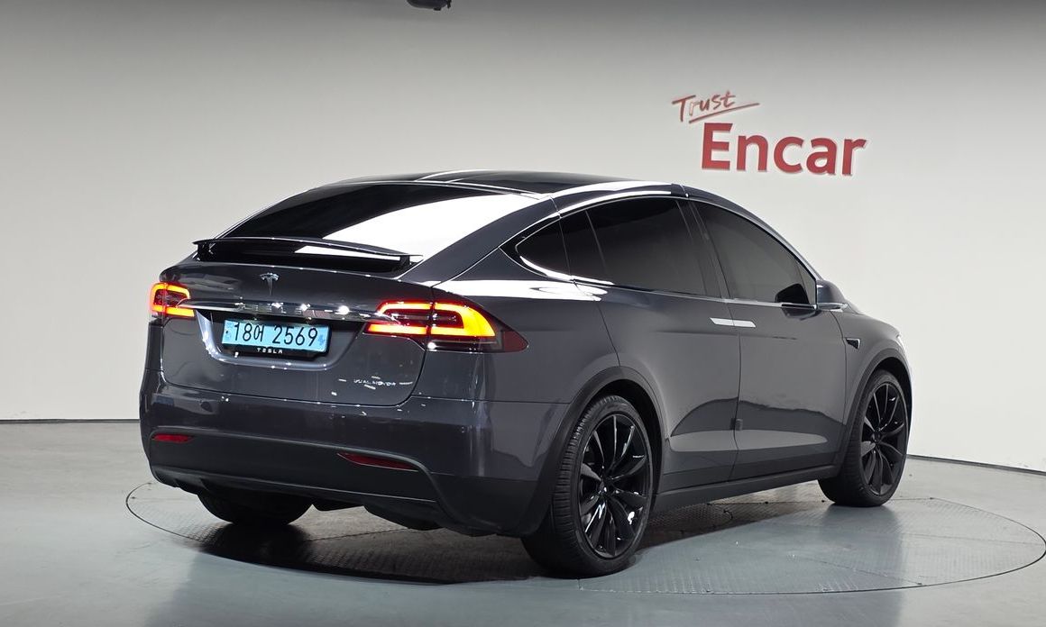 Tesla Model X 2020