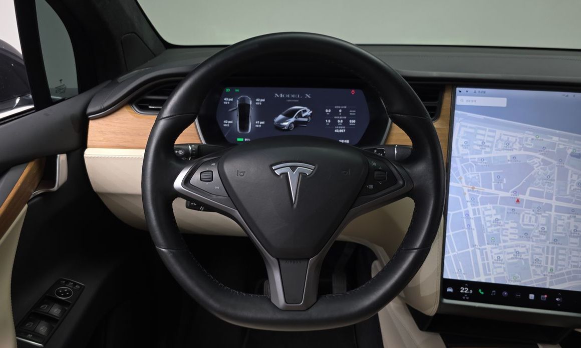 Tesla Model X 2020