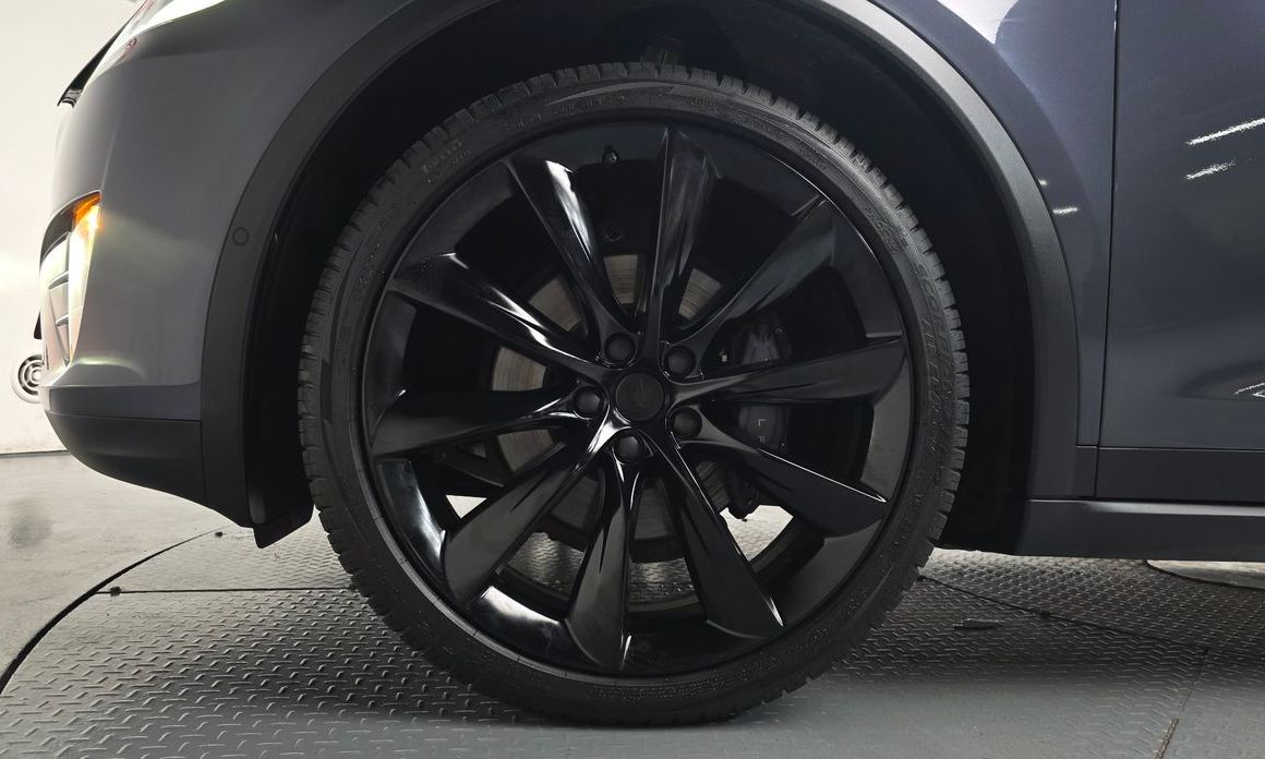 Tesla Model X 2020
