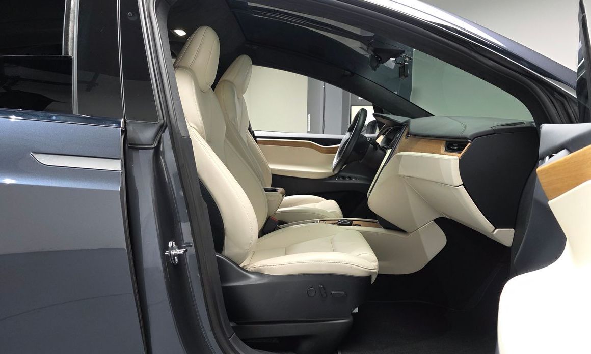 Tesla Model X 2020
