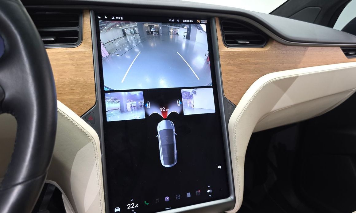 Tesla Model X 2020