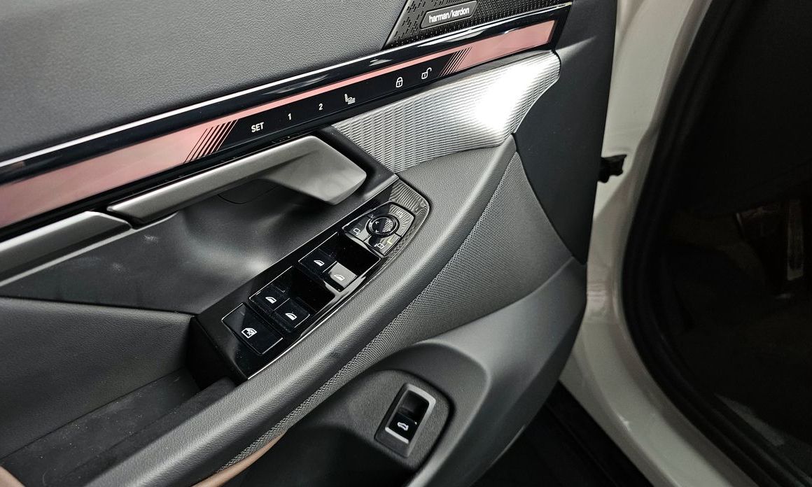 BMW 5-Series 2025