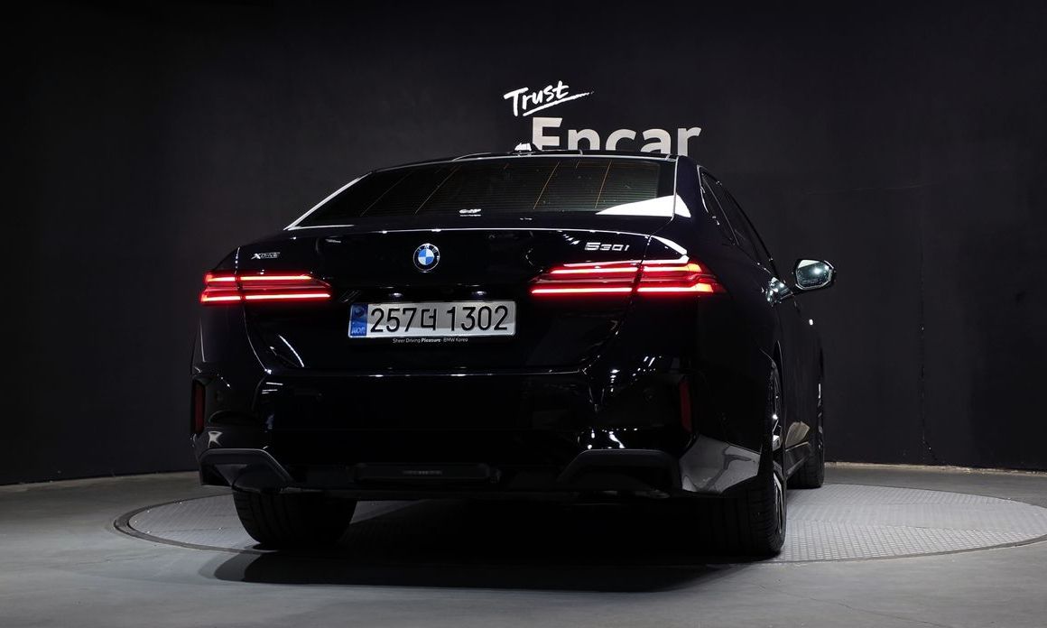 BMW 5-Series 2025