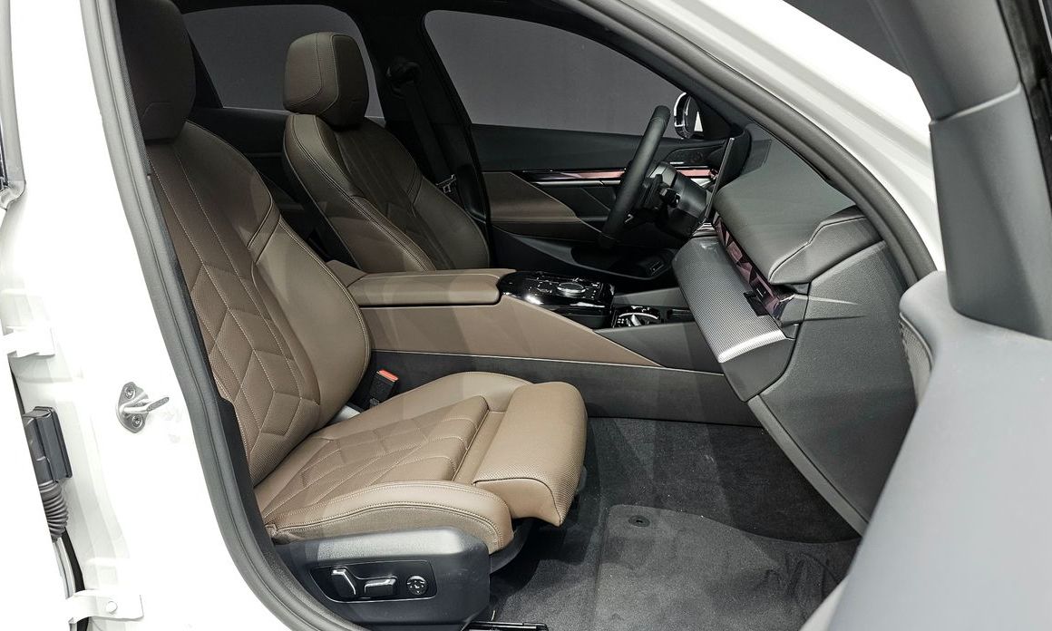 BMW 5-Series 2025