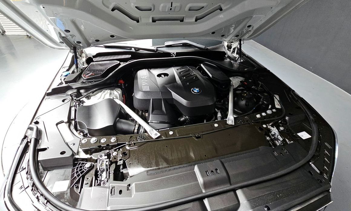 BMW 5-Series 2025