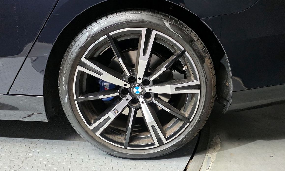 BMW 5-Series 2025