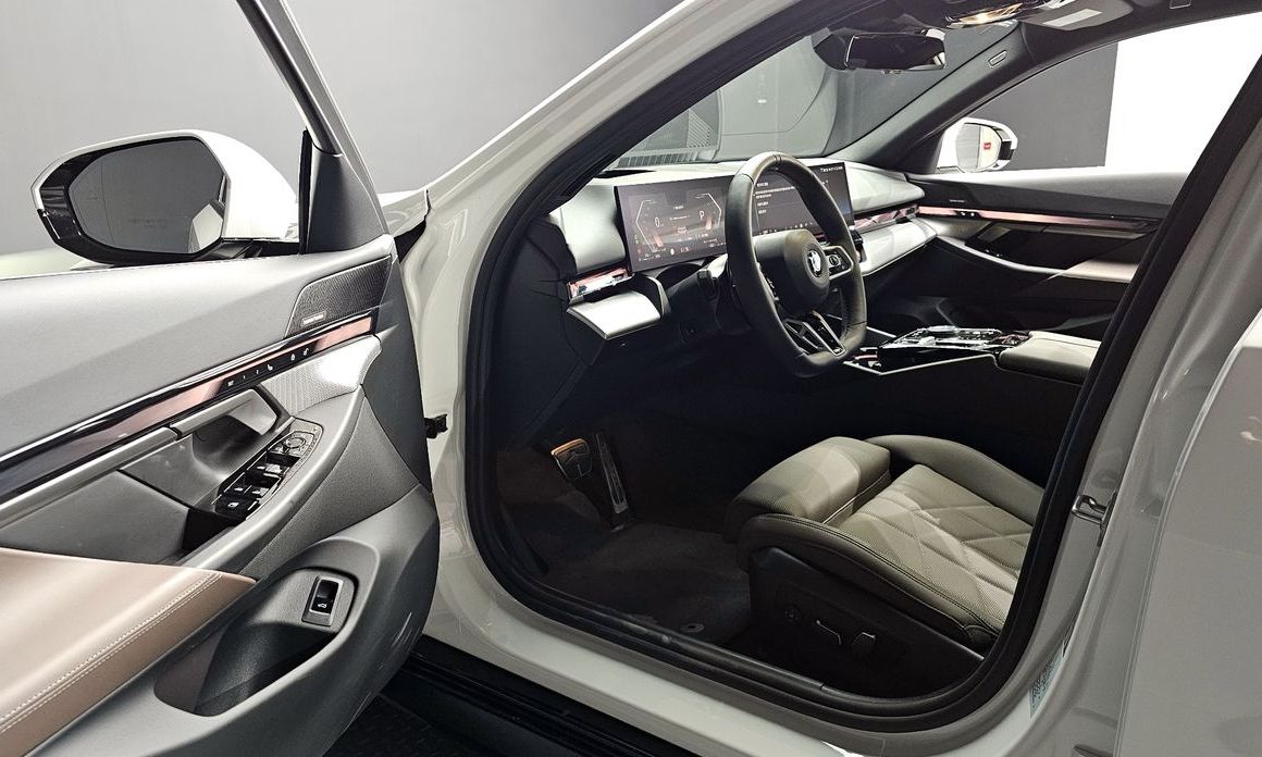 BMW 5-Series 2025