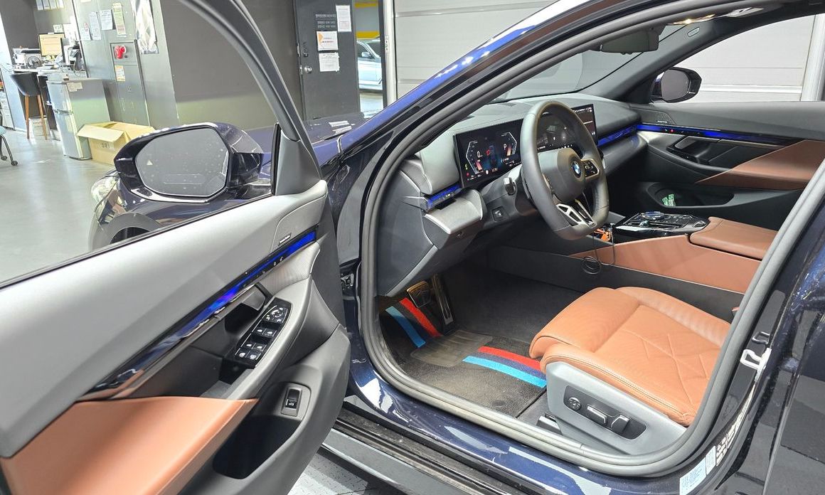 BMW 5-Series 2025