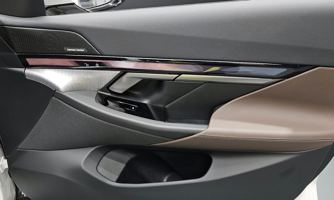 BMW 5-Series 2025