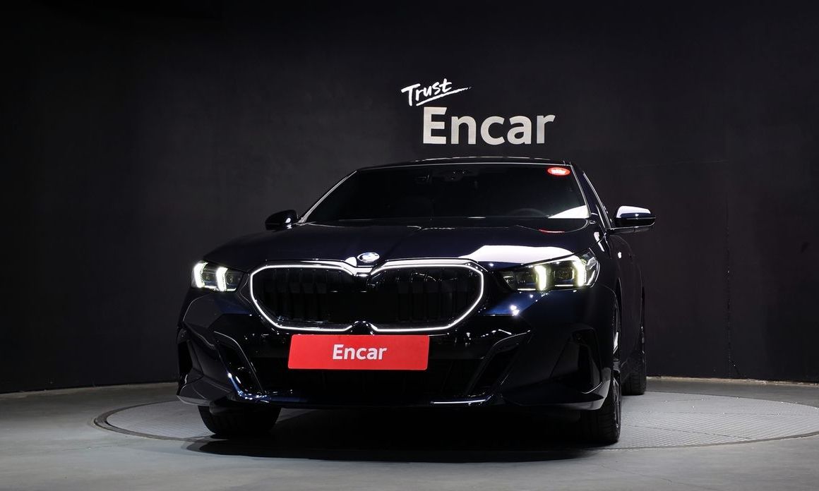 BMW 5-Series 2025