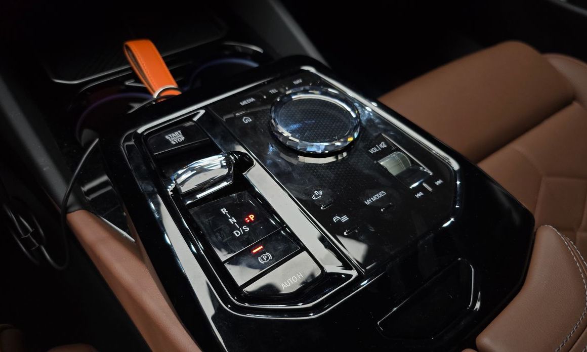 BMW 5-Series 2025