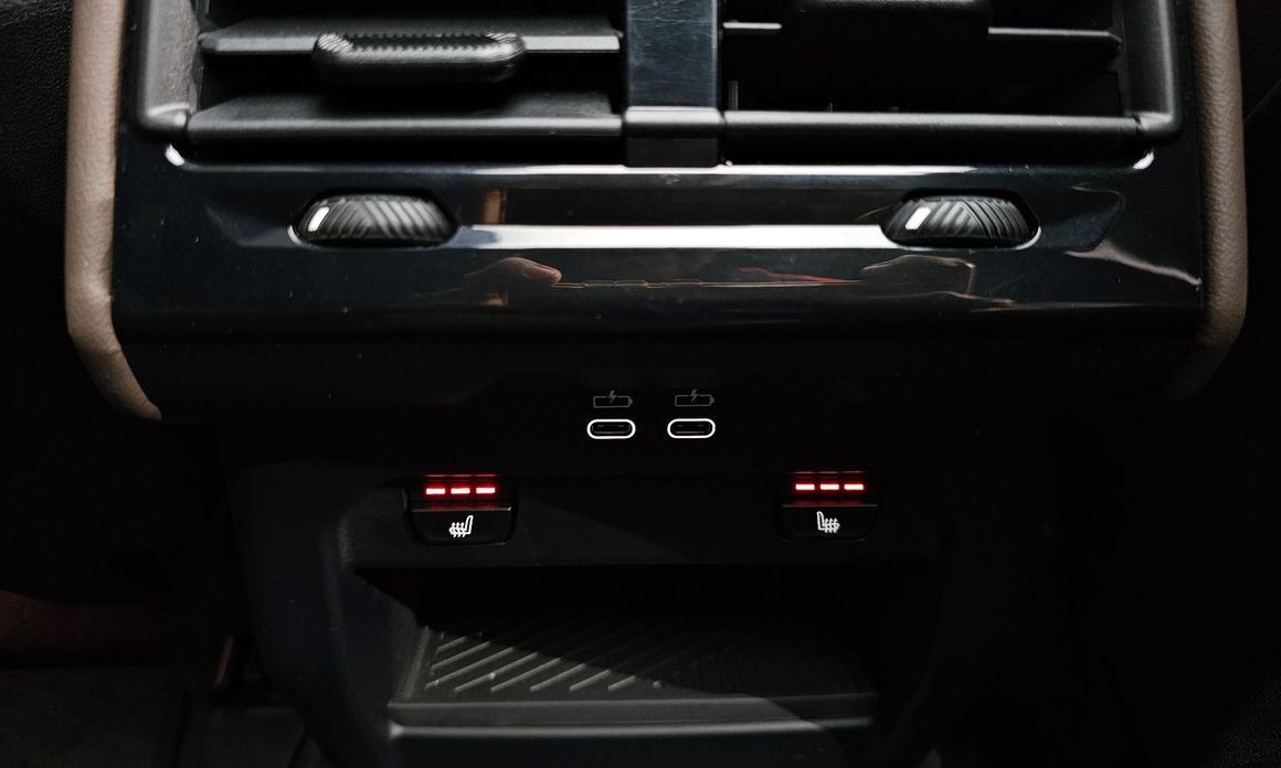 BMW 5-Series 2025