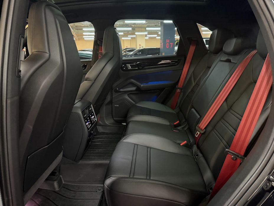 Porsche Cayenne 2021